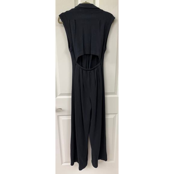 Free People Beach Black wide leg jumpsuit sleeveless V Neck button cutout XS - Picture 9 of 10